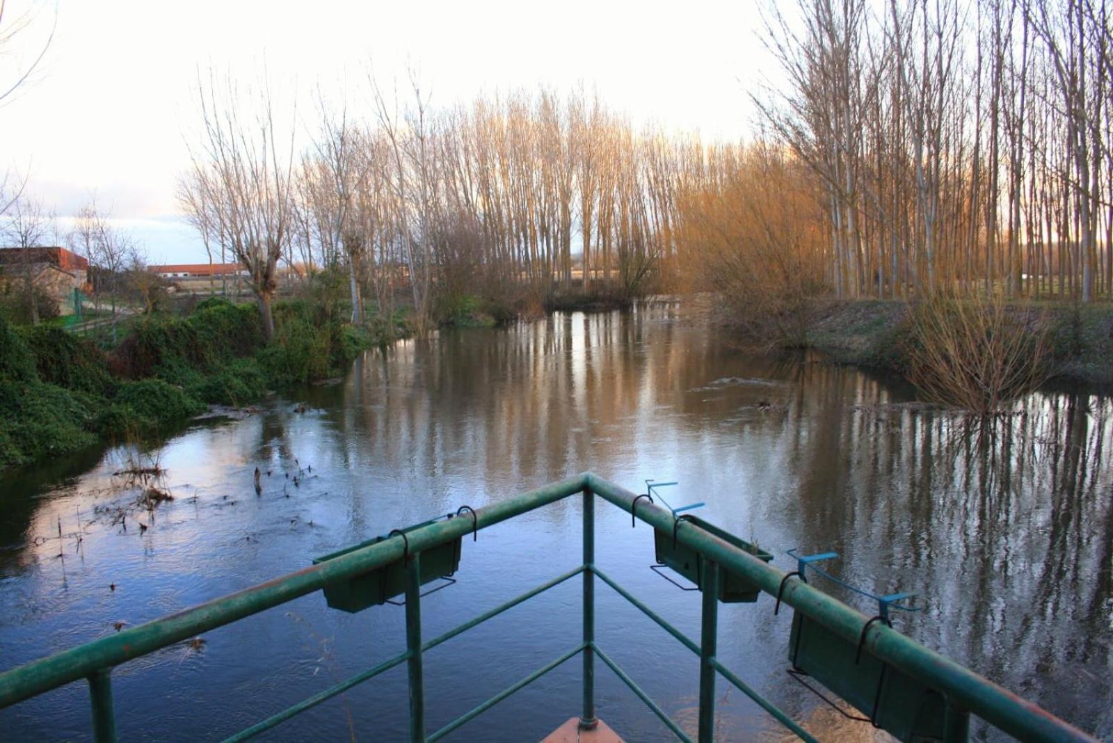 Complejo Oasis Beach Sobre El Rio Huerta  Zewnętrze zdjęcie